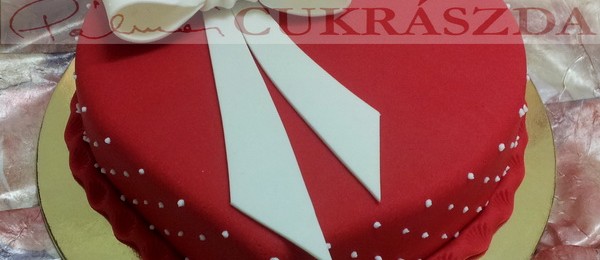 15 szeletes szív torta, rendelhető nagyobb méretben is. A torta ára 12 ezer ft